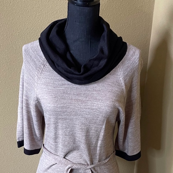 The Limited black and beige top.   Size S - Picture 2 of 6